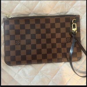 Louis Vuitton (Damier Ebene)- zipped pouch!